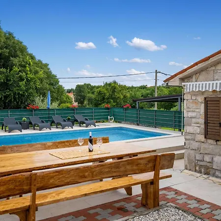 Haus Plum By Interhome Vakantiehuis Labin (Istria)